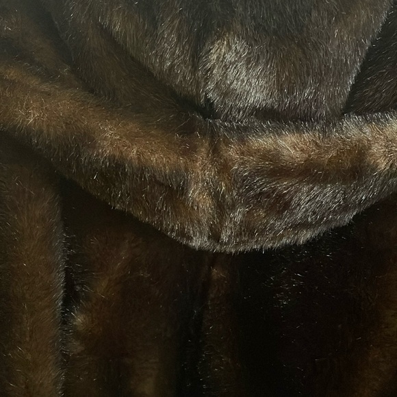 Chocolate Faux Fur Coat 🐻 - Picture 3 of 4